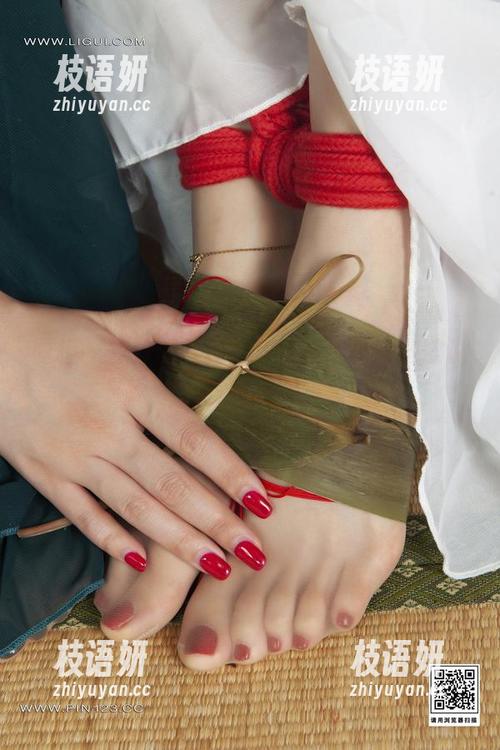 丽柜 - 汐汐的丝足图库，精选了一些欲说还休的韵味