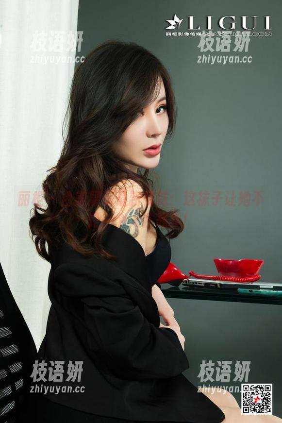 丽柜 - 由美展示最新棉袜：这袜子让她不是一个人在战斗！