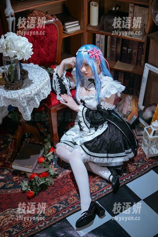 踩着九言的写真资源，八重神子也在作怪