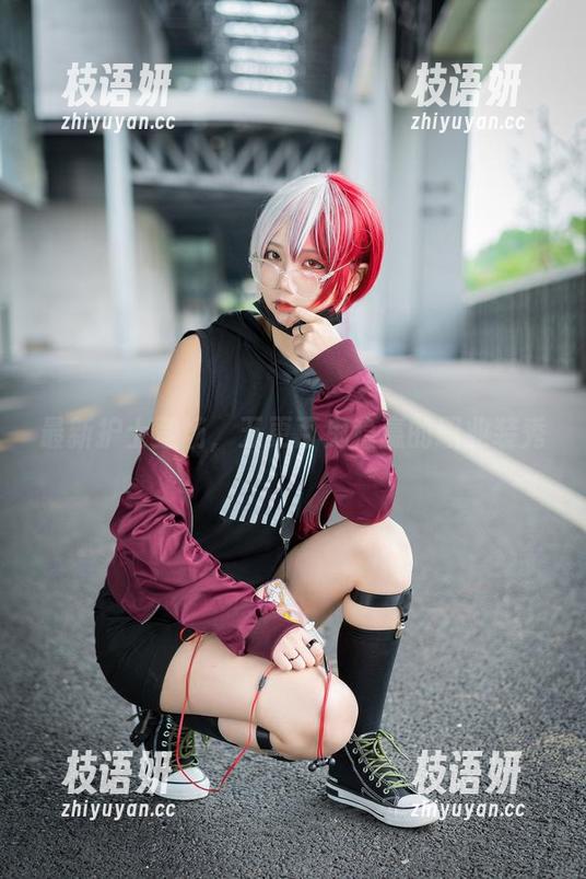 最新护士登场，五更百鬼稳赢的职业装秀