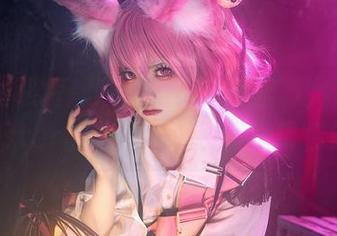 每一张照片都好像隐约在水里游，伊喵_Master的黎塞留泳装写真带你航行