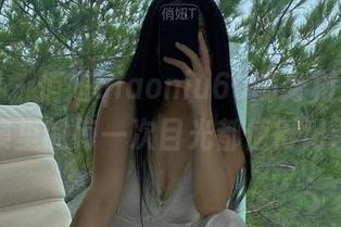 微密圈 – 俏妞qiaoniu66的身材展示：图集里的每一次目光都值得记录。