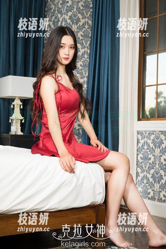 克拉女神 - 荣幸迎接嘉萌，在线脱鞋量脚，原图里流露的不止是“大话”。