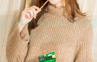 克拉女神 – 翻阅杨暖的美脚写真集，底子太赞了好吗！