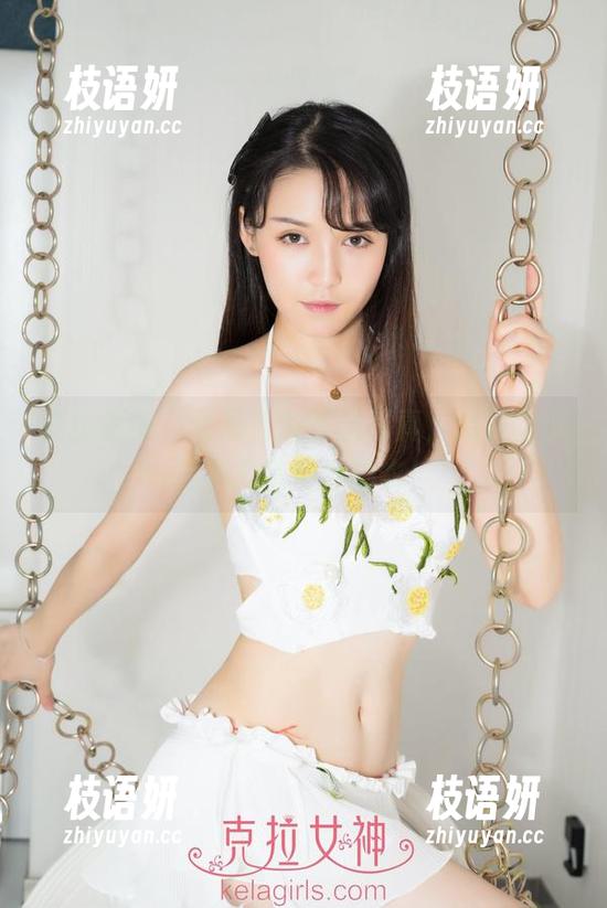 克拉女神 - 看汤怡的蕾丝写真，我决定以后不再随便穿睡衣！