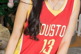 克拉女神 – 原图里的颖儿，像粉色棉花糖一样轻飘飘，咳咳，从啥想起的呢？