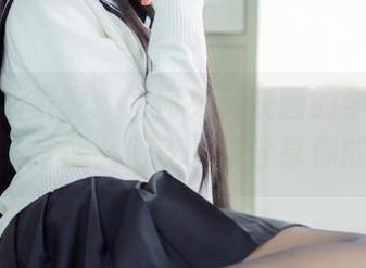 原图的新发现：为何兔玩映画的学园妹妹看起来总是那么俏皮，快分享你的解读！