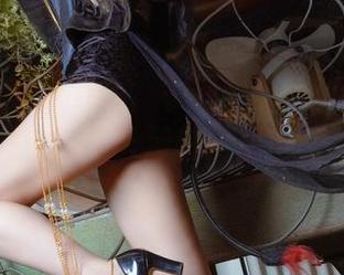 TokiBunny图集，看到切切celia这么迷你，偶尔想起自己那段时间的“傻白甜”。