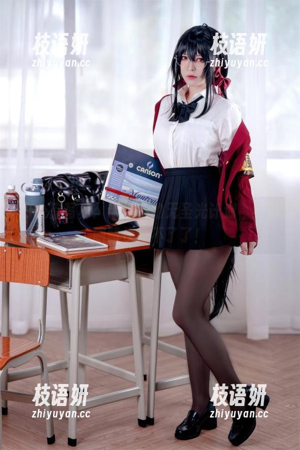 办公室写真：半半子的无圣光计划，我的眼睛快受不了了！