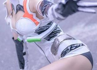 南宫的声音好像在“剧情”里哼着背景歌，高清画面真让人懵。