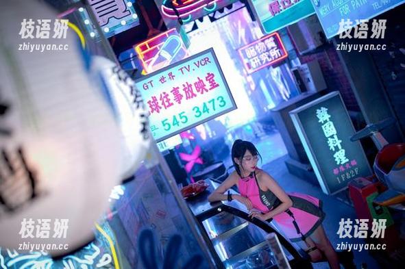 认真点赞，周叽是可爱兔兔的最新作品集透出了洗练与迷人，美脚不仅仅是摆设！