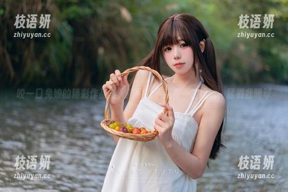 咬一口兔娘的精彩作品里，那弓箭手别有一番风味，猛戳我眼球