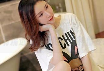 嗲囡囡 – Emily尹菲的旅拍，不光是旅途，还有精选图片里的各种神情变换。