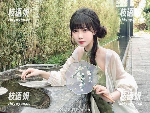 最新大肉丸AmieeJK照，图片总会让你想起从前的青春躁动。