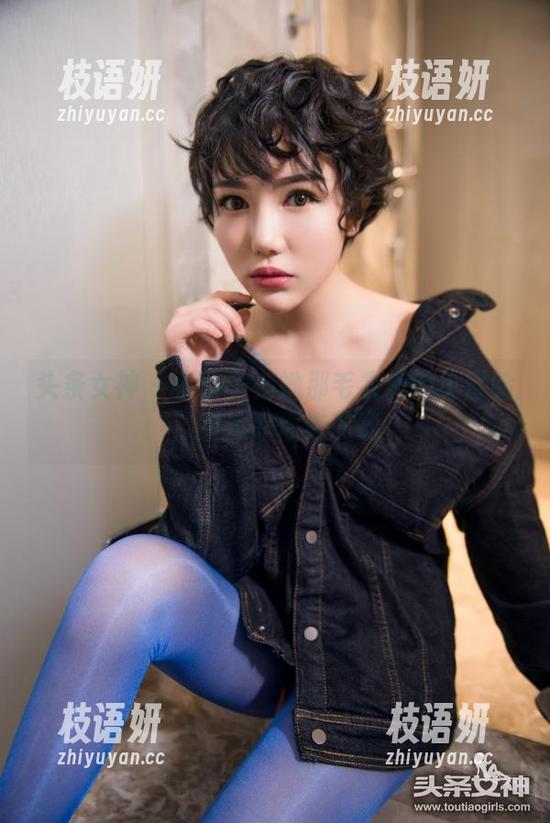 头条女神 - 小晴子在她那毛衣里的小冒险，图片等你来下载