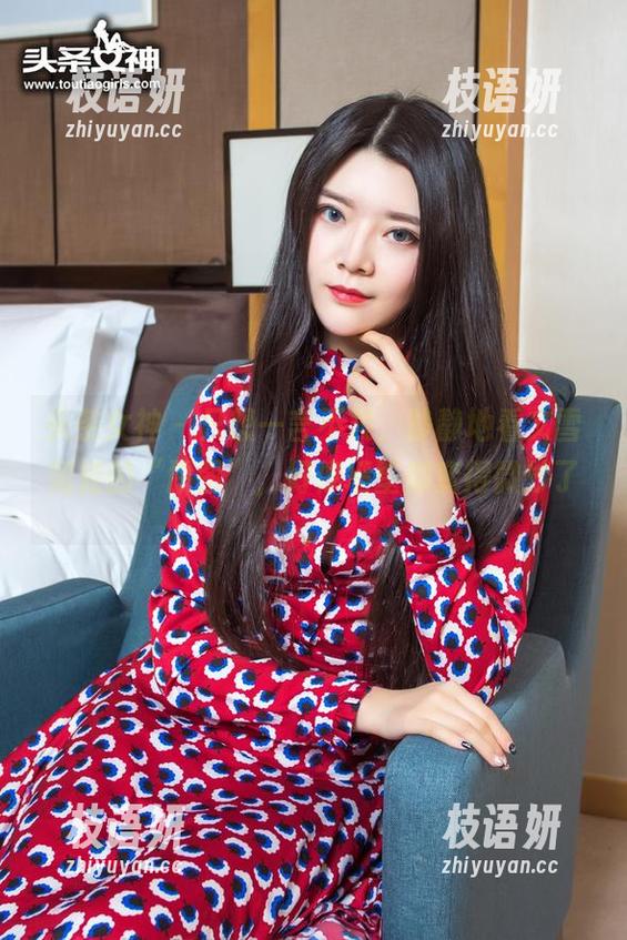 头条女神 - 只想一言不发，静静地看文雪姐姐的“原图”，好像墙壁都变得微妙了。