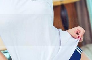 头条女神 – 抓住你细腻的眼神，松果儿的白衬衫原图在等着你去下载！