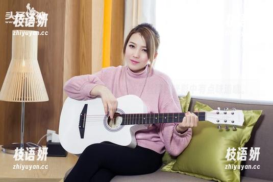 头条女神 - 突然觉得马丽华的灰丝图包光影中有点味道哦。