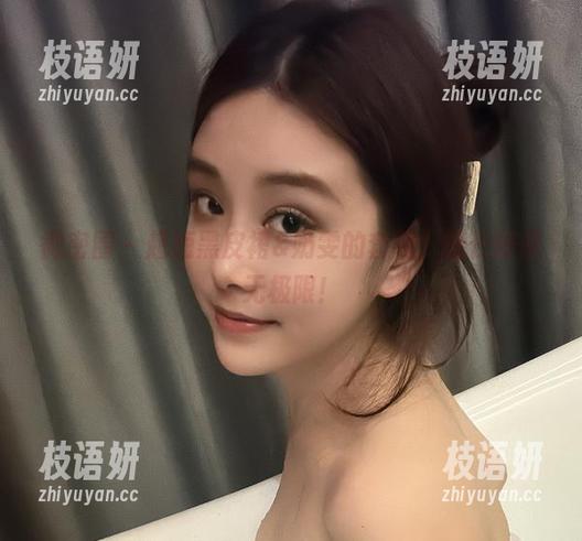 微密圈 - 超短黑皮裙&奶雯的套图，腿长好像无极限！