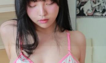 这一组宋哈娜的写真图包，让我突然觉得温柔不仅是个形容词，还有额外的情愫呢