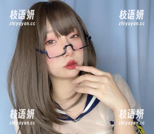 小泉学姐吖图集来了，牛仔裤玩出新花样，精选中的“骚气”绝对值得一看！