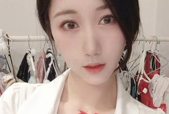 微密圈 – 原图里的小玉吃果冻，私房福利比你想的还大，快来捡漏！