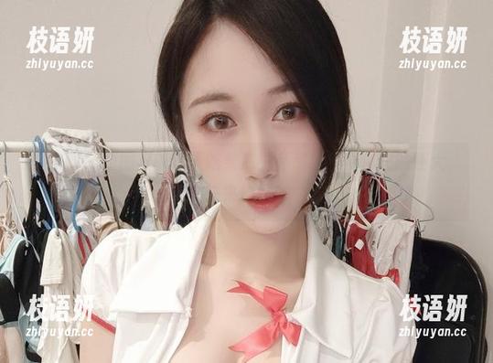 微密圈 - 原图里的小玉吃果冻，私房福利比你想的还大，快来捡漏！