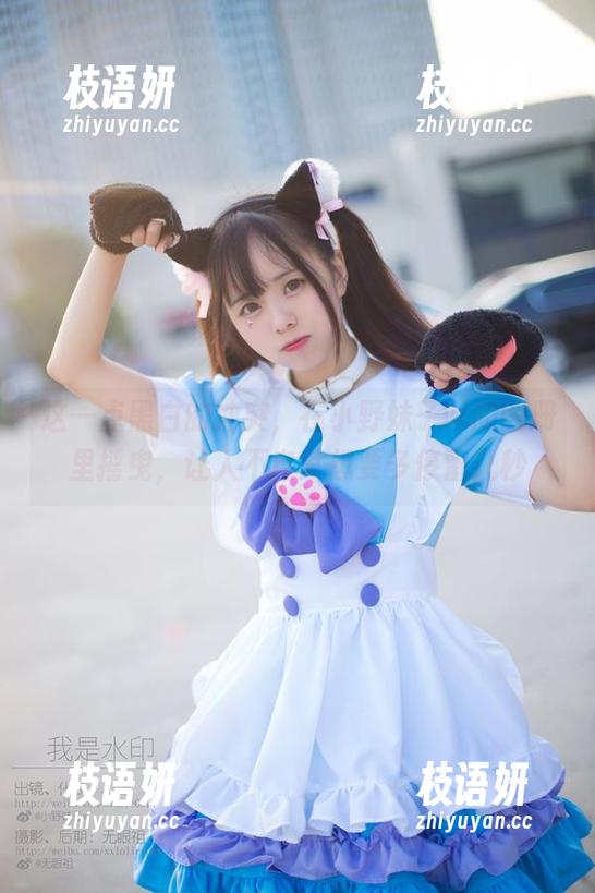 这一点黑白的冲突，在小野妹子w的图册里摇曳，让人不自禁想要多停留几秒