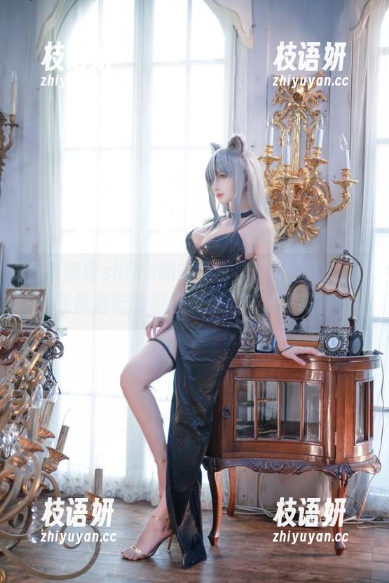 看小鹿鹿shika的短裙写真，腿真的是比我最近吃的糖还要甜，成精了吧？