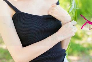 尤果网 – 精选时光，仙妮与那条裤里丝的微妙关系…