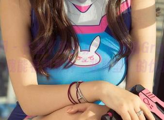 尤果网 – 作品《豹纹》：在郝晴Grace身上，我能看到那种“非典型”的优雅。