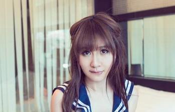 尤果网 – 校园里的靳宝，留下的每张图片资源都有点小惊喜？