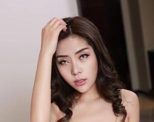 尤物馆 – 也许温心怡是为了这组韵味十足的图片而生，那吸引力平淡中透着点火花。