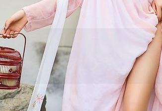 尤蜜荟 – 私房菲儿图包：微醺之后的恍惚与迷离，一点也没掩饰。