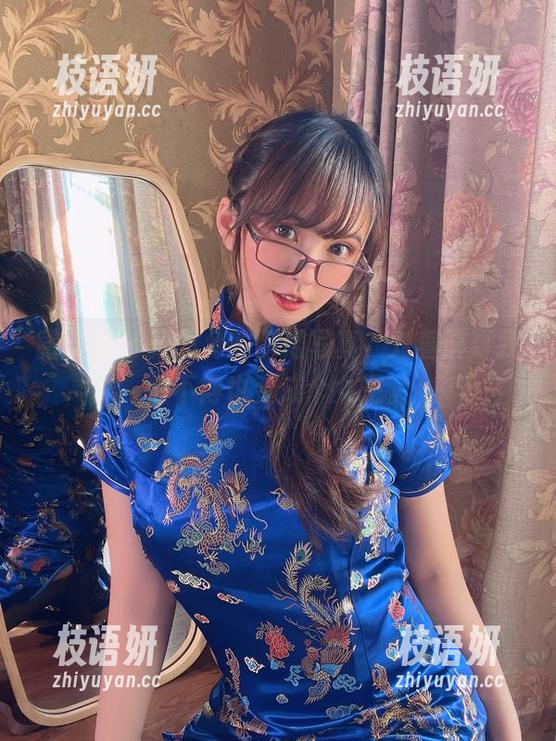 微密圈 - 张思允的御姐写真，对着屏幕我恨不得也变成个女王。