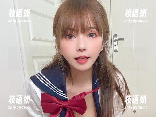 微密圈 - 将牛仔短裤穿出风情：张思允的无圣光图包再度来袭