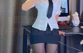 微密圈 – 看张思允nice穿着睡衣的写真，图片中那份随意真让人嫉妒。