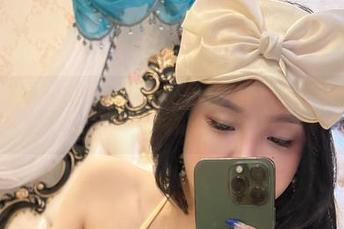 微密圈 – 张鑫baby那短裙，真的是一件作品，全集一整合，大家都想多聊几句吧。