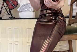 微密圈 – 徐莉芝吊带写真：穿着它，我能写出一部小说……或者是做个梦！