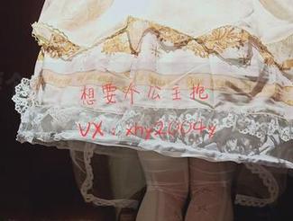 “想要个公主抱”的画面，图册中的绝美美腿—原图暴击