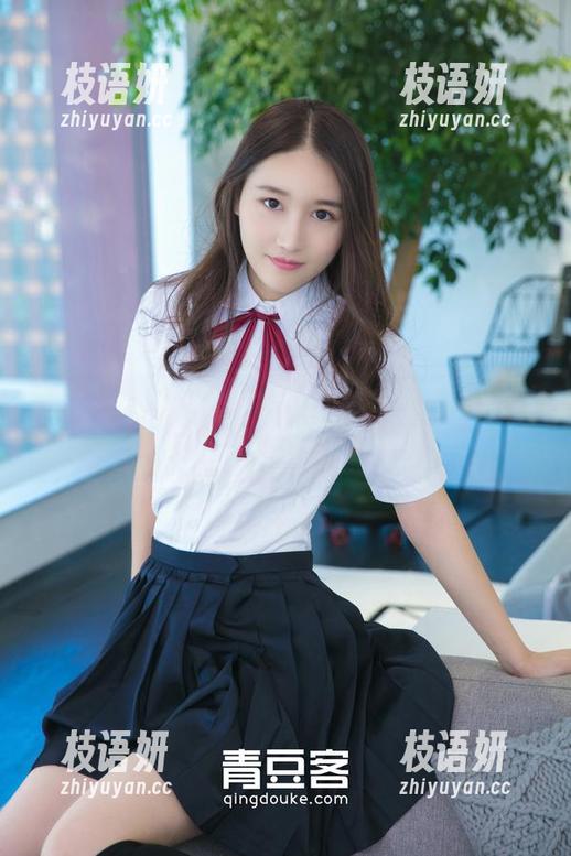 推女神 - 晓艾fafa的私拍，棉袜美图，让人不忍直视的可爱。