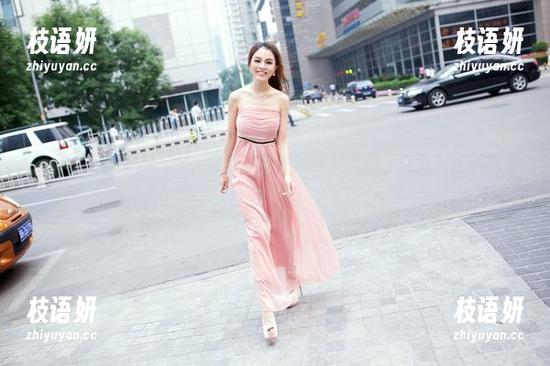 推女郎 - 打破次元壁，何何夕更新的镂空套图，让图片也流出点空气！