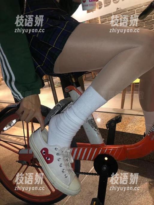 微密圈 - 私房图包直播中，掌声送给无敌哒小姨妈的这身制服！