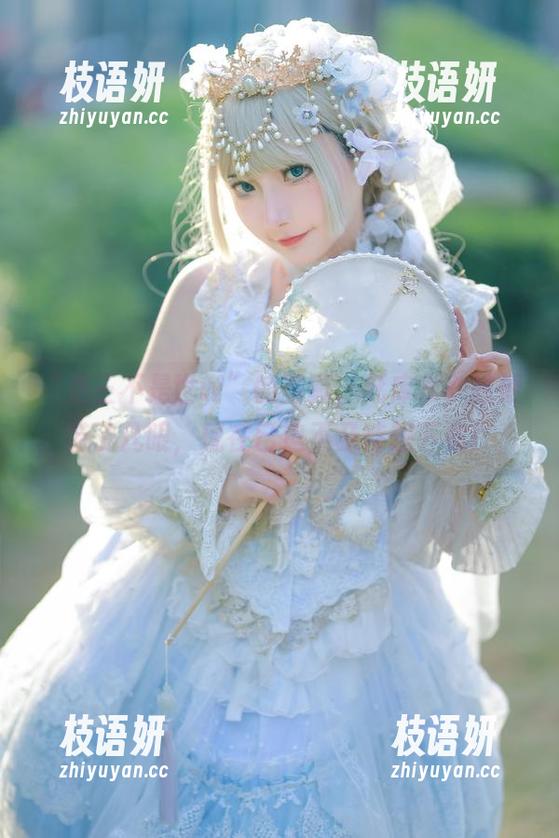 “是三不是世w”的写真，死库水，随便瞄了几眼，现在已迫不及待想下载！