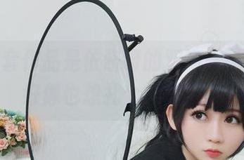 听说全套作品是依酱呀的双马尾，看得我好像也想扎个发型了。