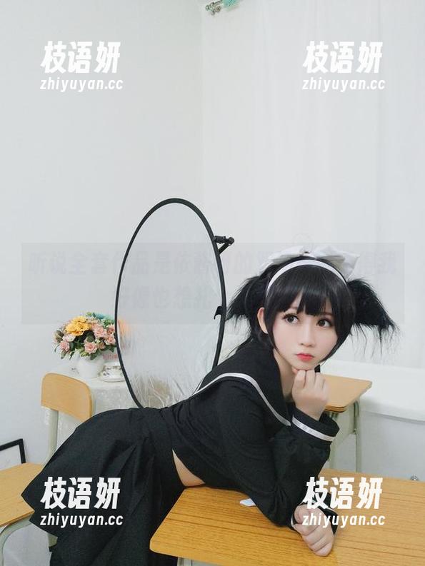 听说全套作品是依酱呀的双马尾，看得我好像也想扎个发型了。