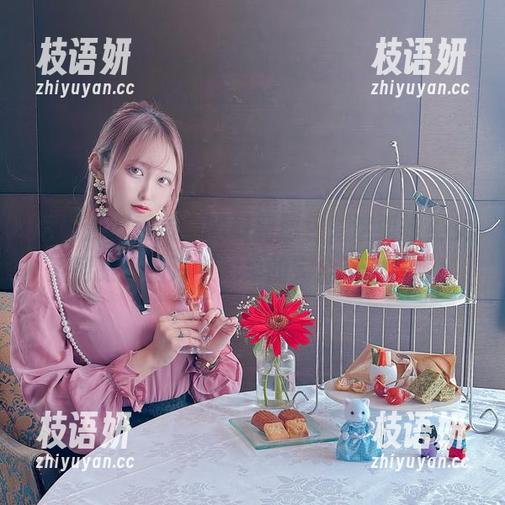 话说月城委员会的最新图包，这狐娘巫女系列跟我脑海中想象的完全不一样呢！