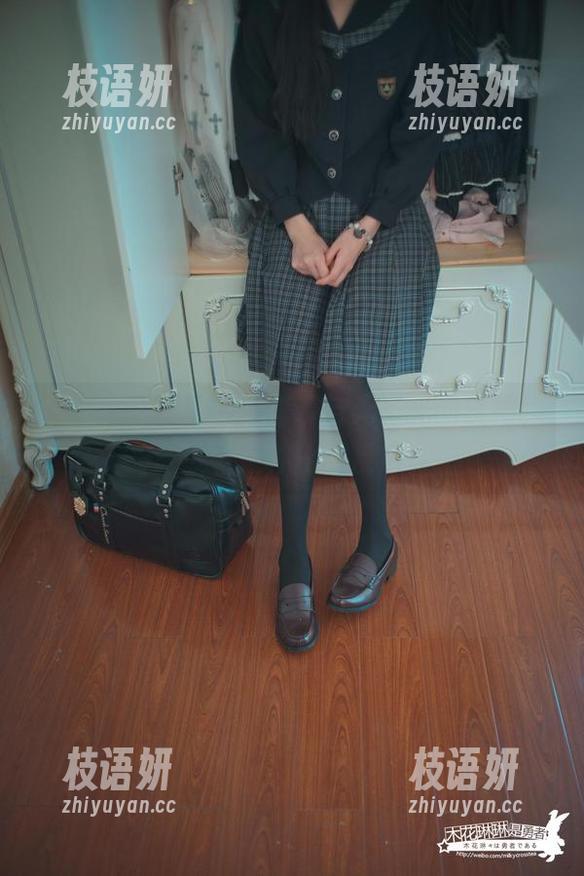 木花琳琳是勇者：套装与无圣光的碰撞，竟然有这种化学反应。