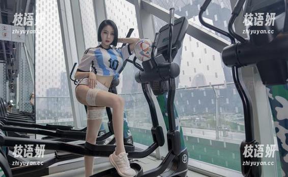 微密圈 - 果儿Victoria在红皮束身里闪耀，直逼高清美女排行榜！