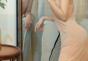 高帧率、高质量，柒柒要乖哦的午后JK高清写真，随便一瞥都想多停留几秒